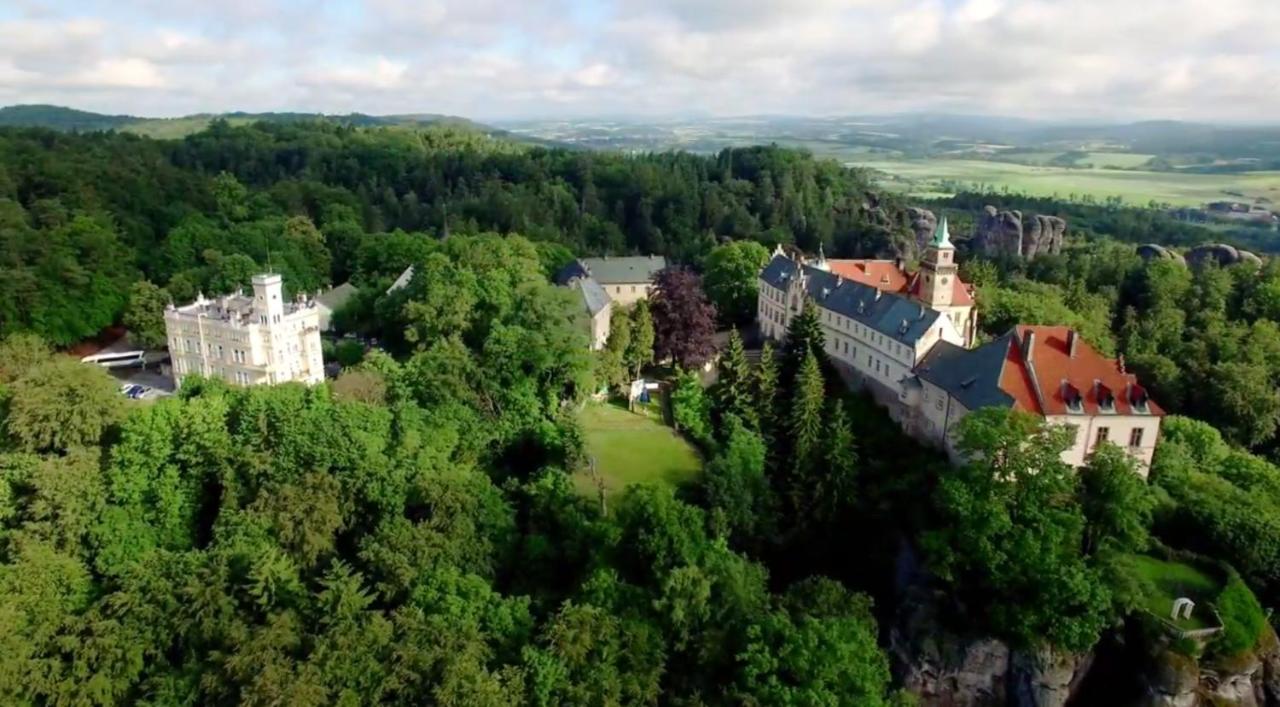 Hotel Štekl - Hrubá Skála Exterior foto